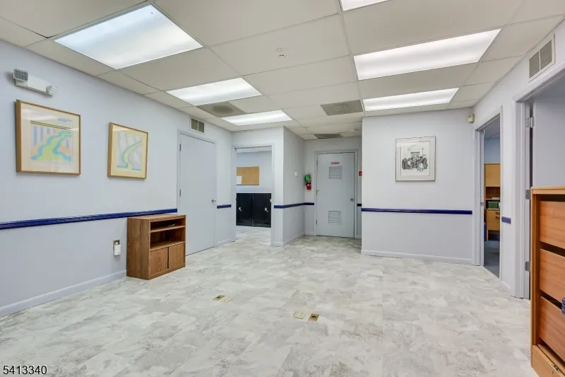 11 Clyde Rd Franklin, NJ 08873