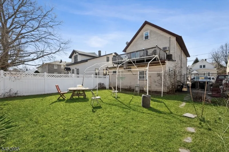 77 Maple Ave Wallington, NJ 07057