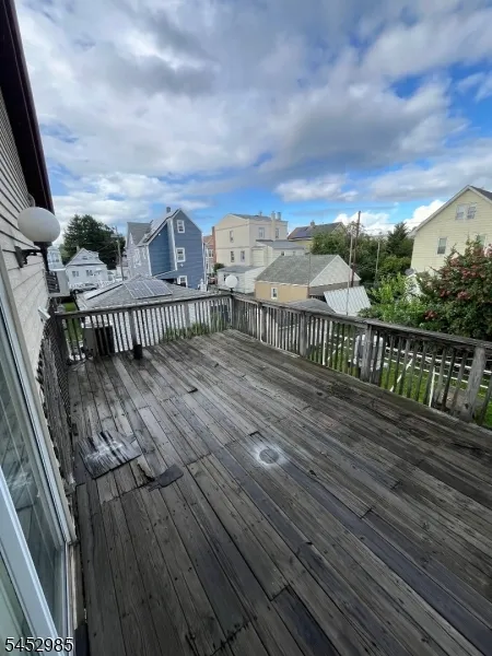 77 Maple Ave Wallington, NJ 07057