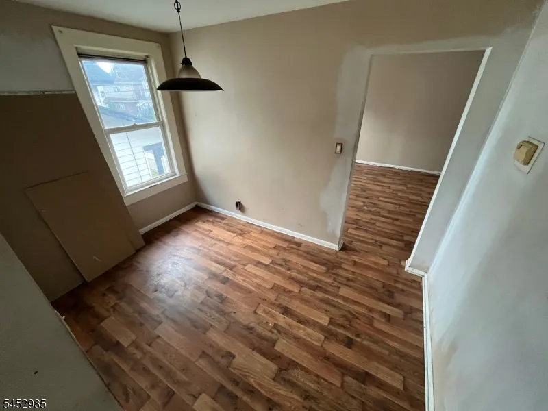 77 Maple Ave Wallington, NJ 07057