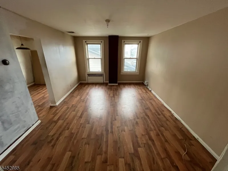 77 Maple Ave Wallington, NJ 07057