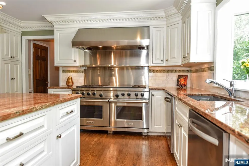 958 Arapaho Trail Franklin Lakes, NJ 07417