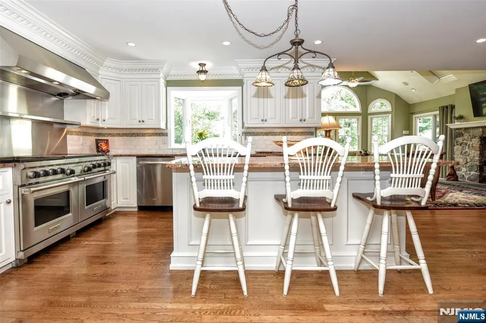 958 Arapaho Trail Franklin Lakes, NJ 07417