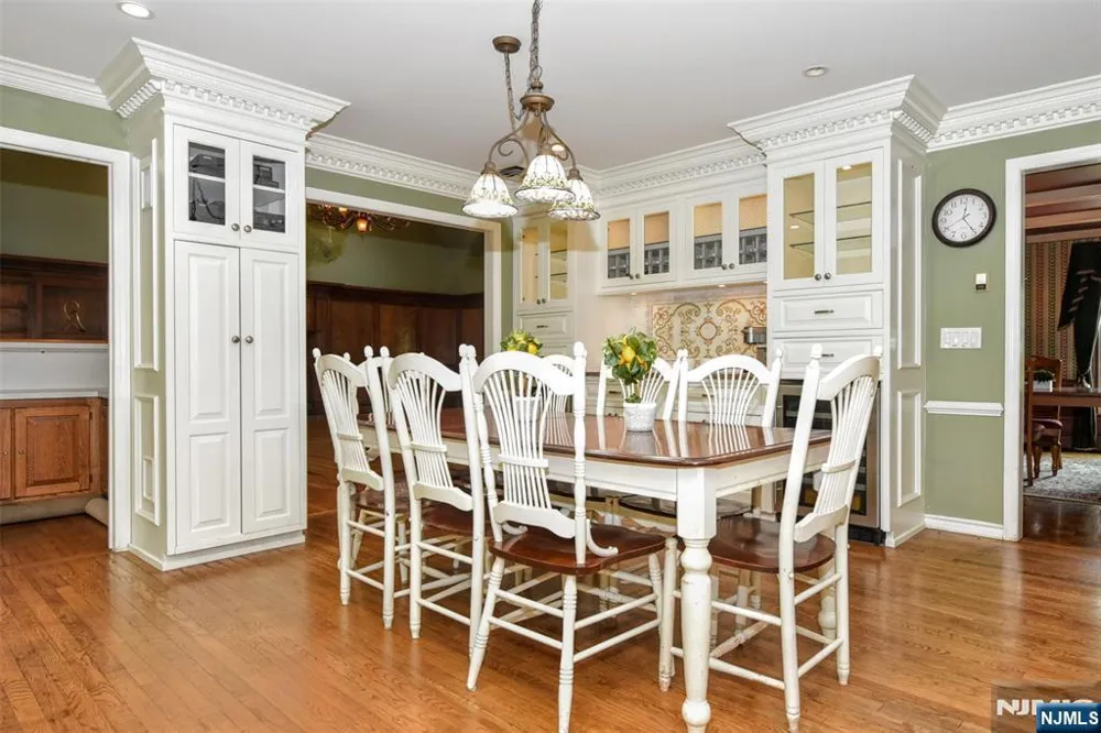 958 Arapaho Trail Franklin Lakes, NJ 07417
