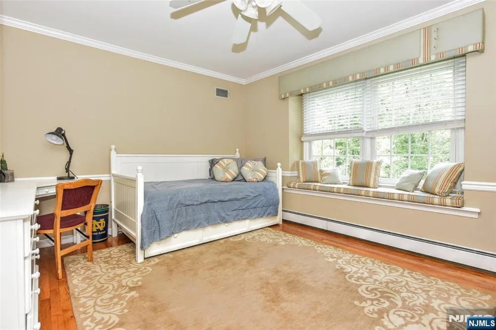 958 Arapaho Trail Franklin Lakes, NJ 07417