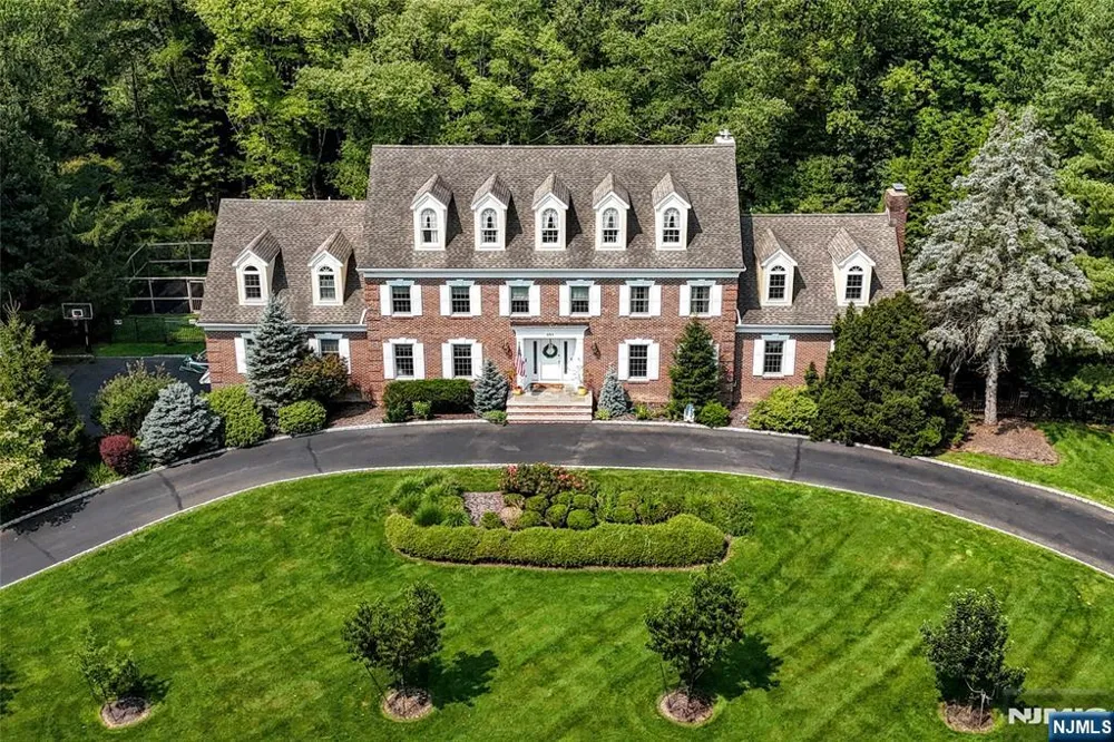 958 Arapaho Trail Franklin Lakes, NJ 07417