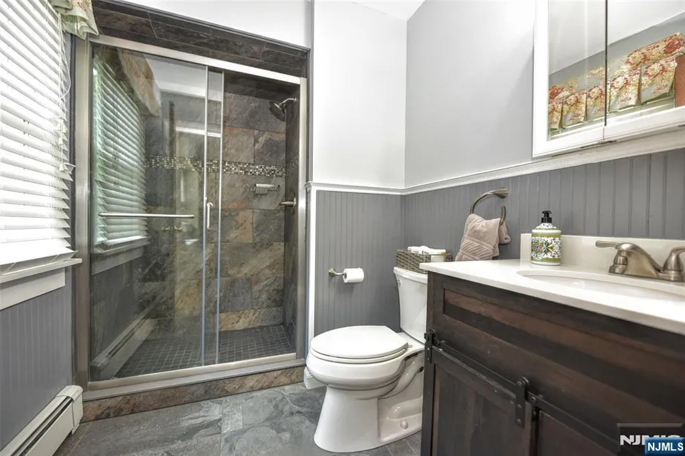 958 Arapaho Trail Franklin Lakes, NJ 07417