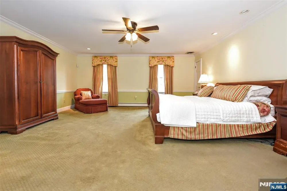 958 Arapaho Trail Franklin Lakes, NJ 07417