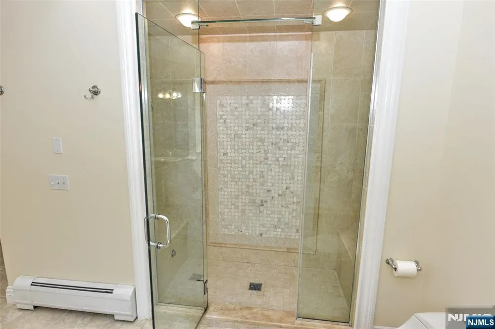 958 Arapaho Trail Franklin Lakes, NJ 07417