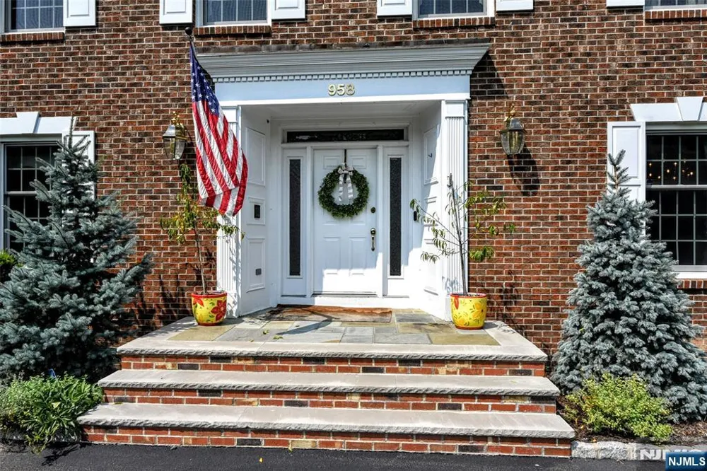 958 Arapaho Trail Franklin Lakes, NJ 07417