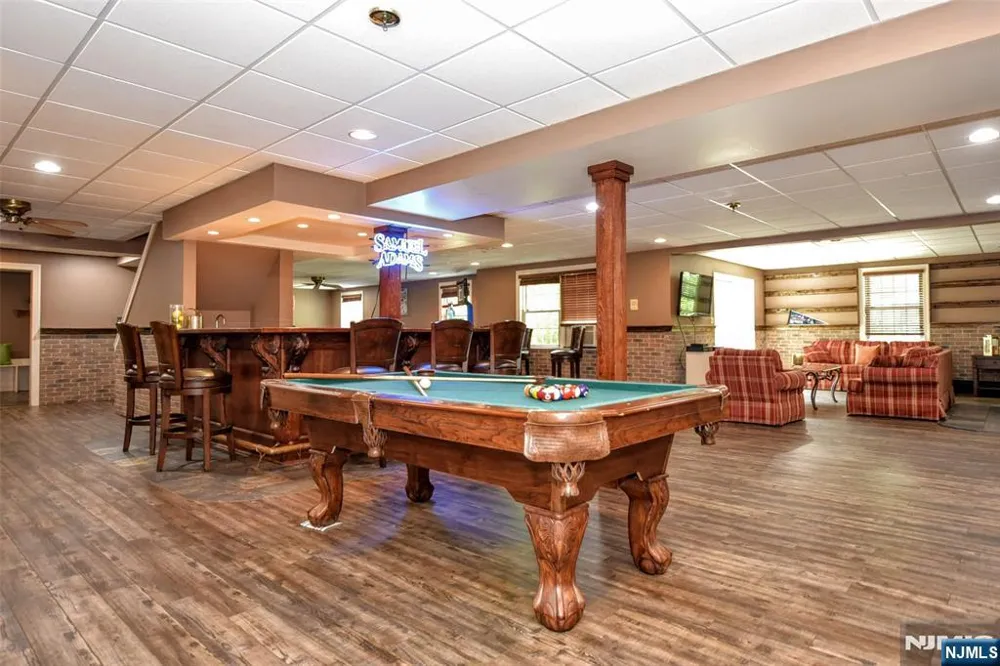 958 Arapaho Trail Franklin Lakes, NJ 07417