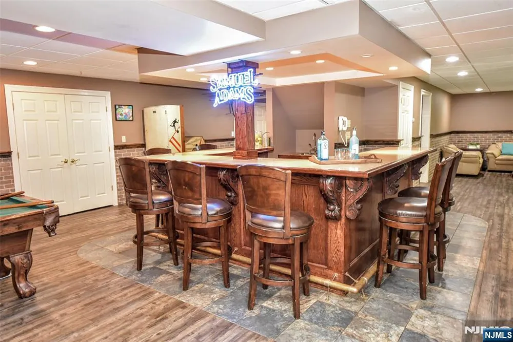 958 Arapaho Trail Franklin Lakes, NJ 07417