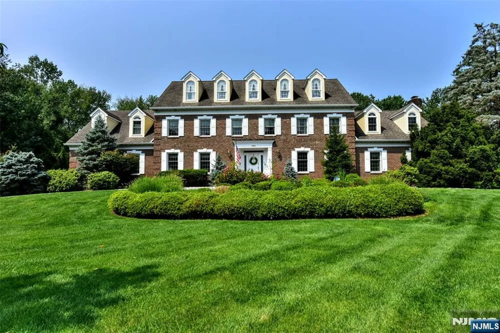 958 Arapaho Trail Franklin Lakes, NJ 07417