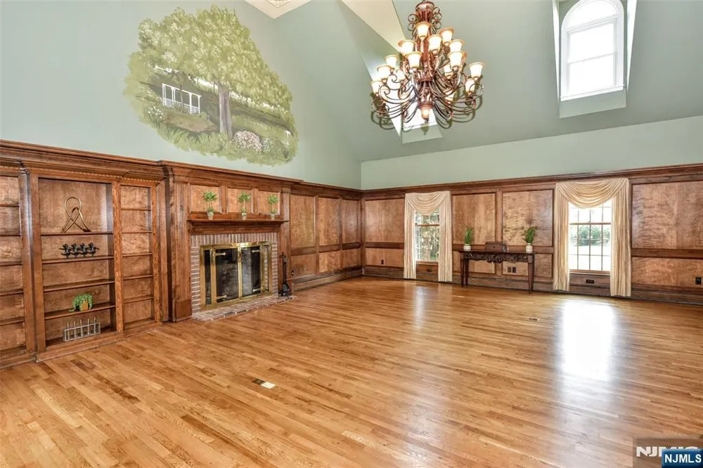 958 Arapaho Trail Franklin Lakes, NJ 07417