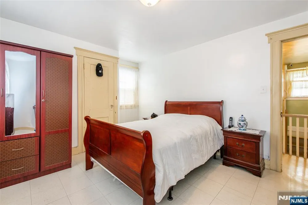 520-522 Madison Avenue Paterson, NJ 07514