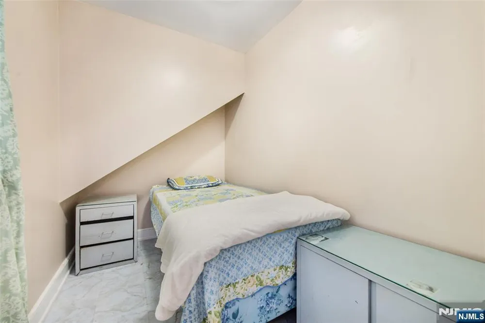 520-522 Madison Avenue Paterson, NJ 07514
