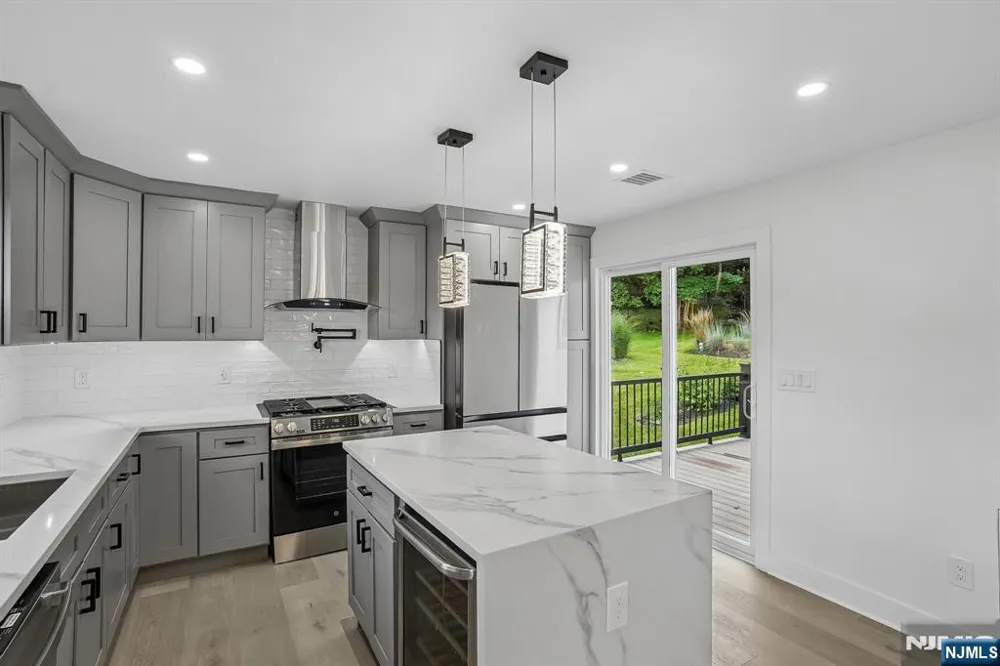 20 Manito Avenue Oakland, NJ 07436