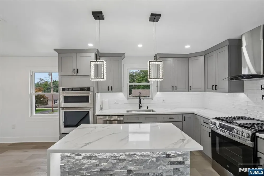 20 Manito Avenue Oakland, NJ 07436