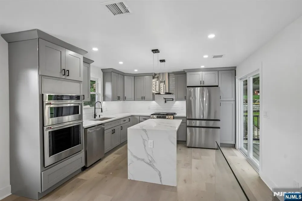 20 Manito Avenue Oakland, NJ 07436