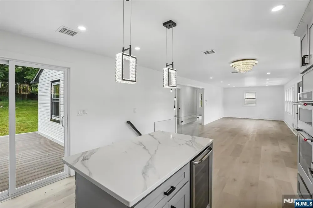 20 Manito Avenue Oakland, NJ 07436