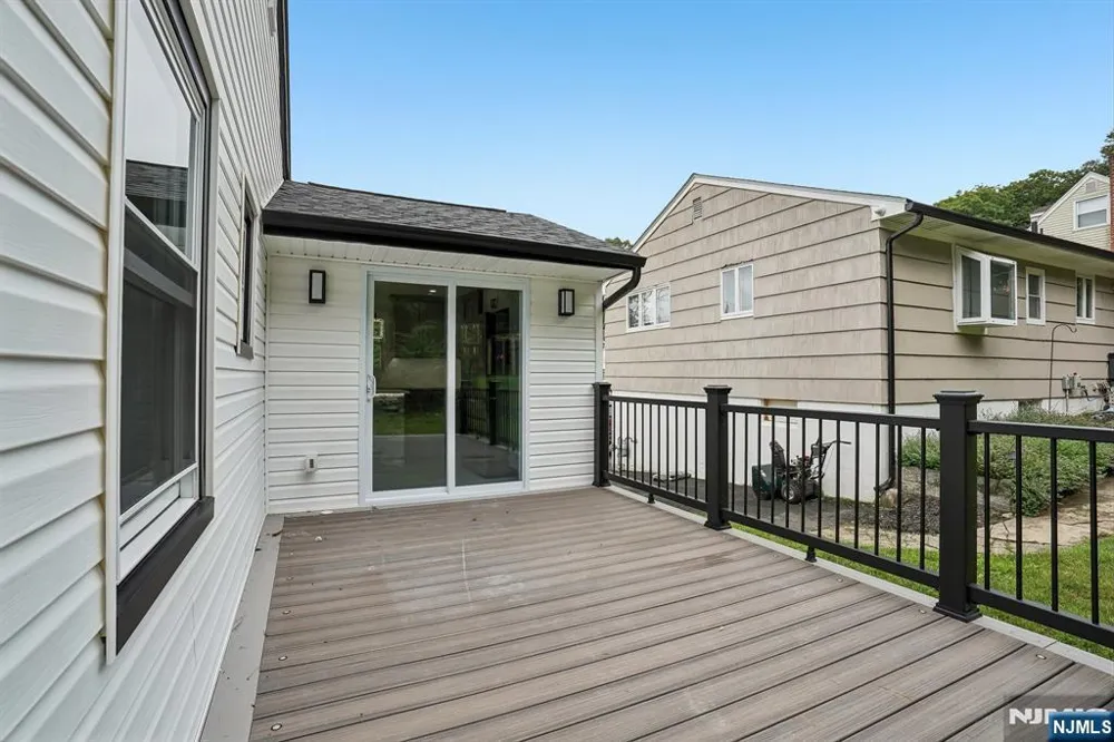 20 Manito Avenue Oakland, NJ 07436