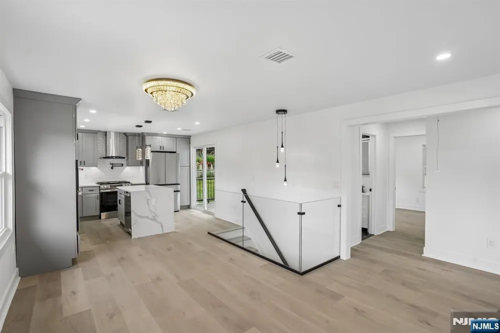 20 Manito Avenue Oakland, NJ 07436