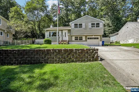 89 Knolls Road