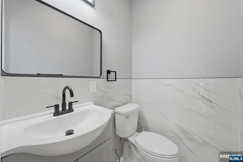153 Brookside Avenue Irvington, NJ 07111