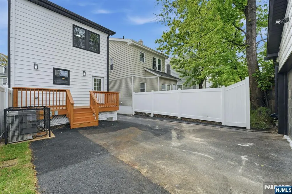 153 Brookside Avenue Irvington, NJ 07111