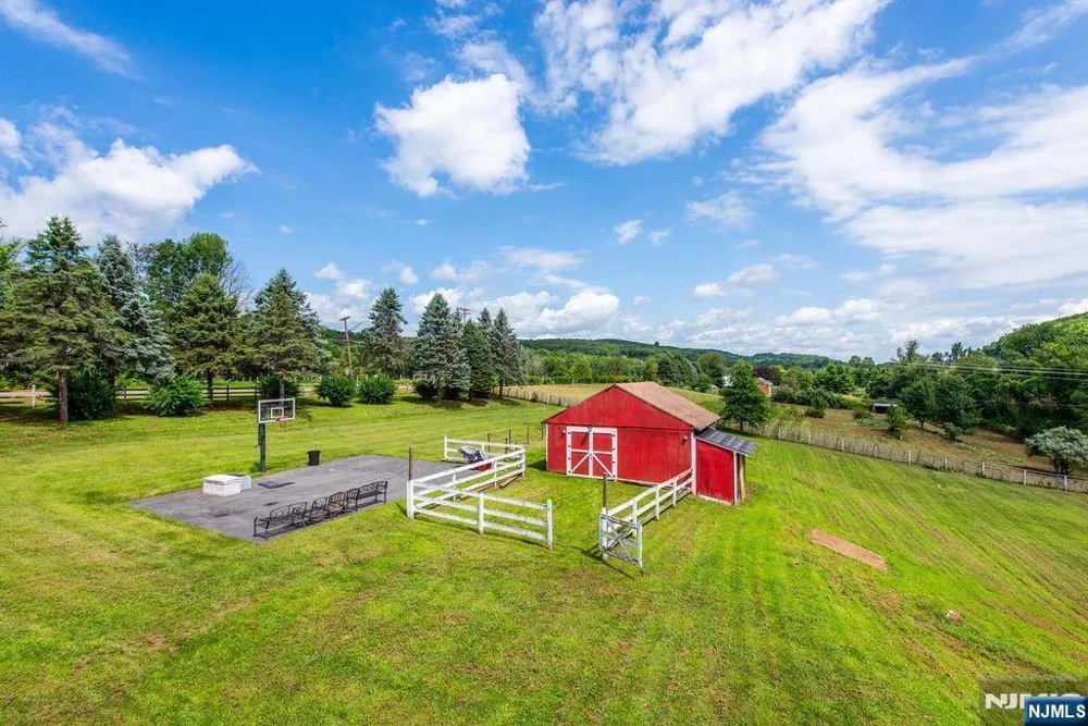 1754 County Rd 565 Sussex, NJ 07461