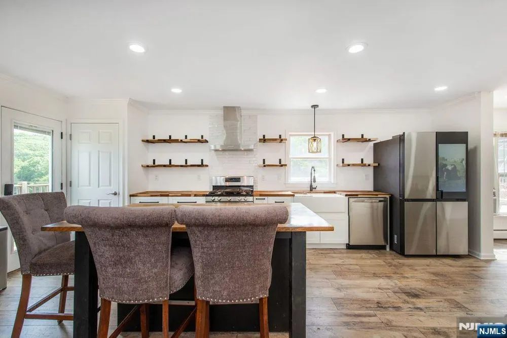 1754 County Rd 565 Sussex, NJ 07461