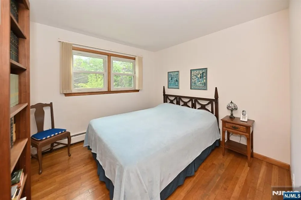 459 Tulane Court Paramus, NJ 07652