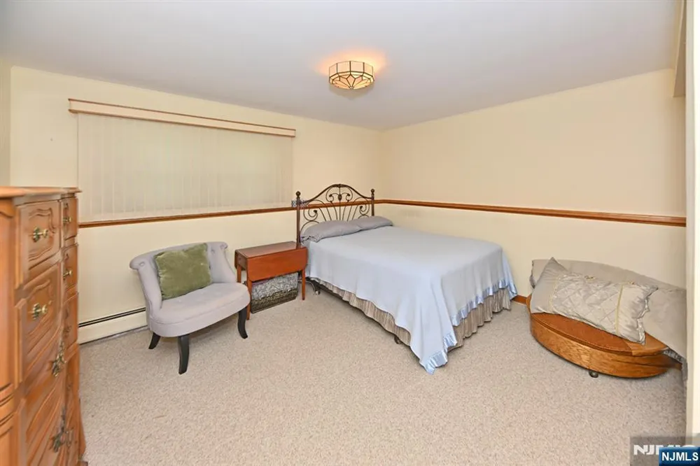 459 Tulane Court Paramus, NJ 07652