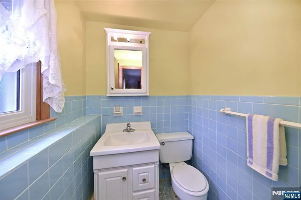 459 Tulane Court Paramus, NJ 07652
