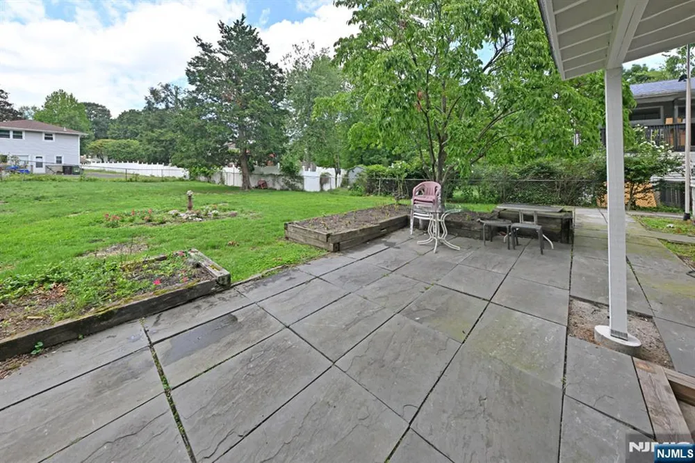 459 Tulane Court Paramus, NJ 07652