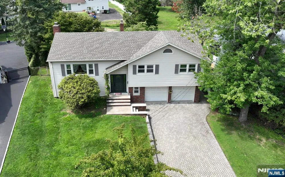 459 Tulane Court Paramus, NJ 07652