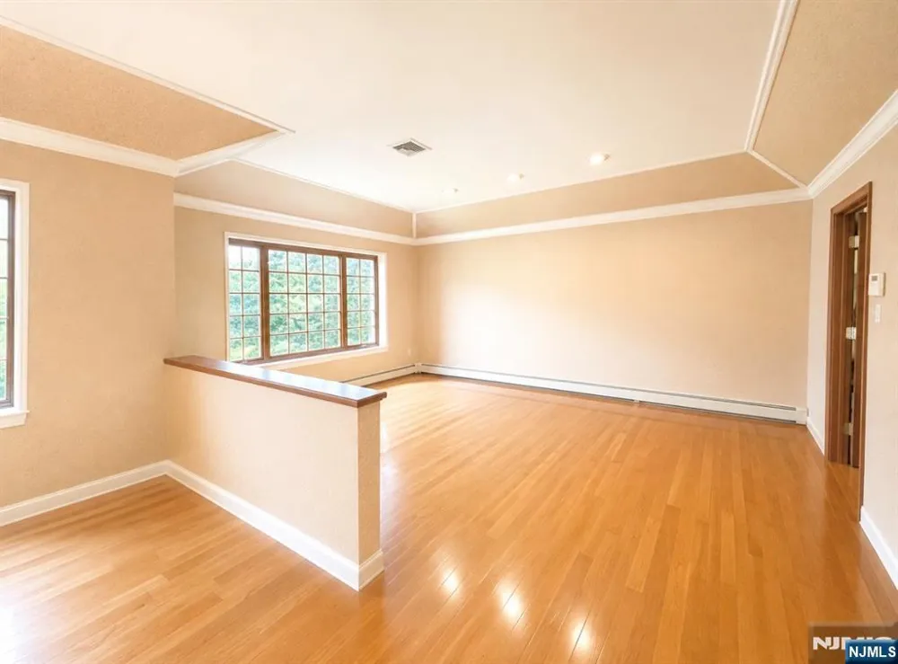 604 Grandview Terrace Franklin Lakes, NJ 07417