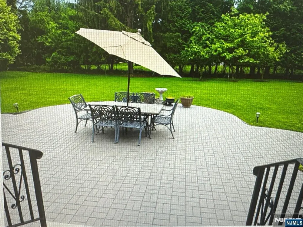 604 Grandview Terrace Franklin Lakes, NJ 07417