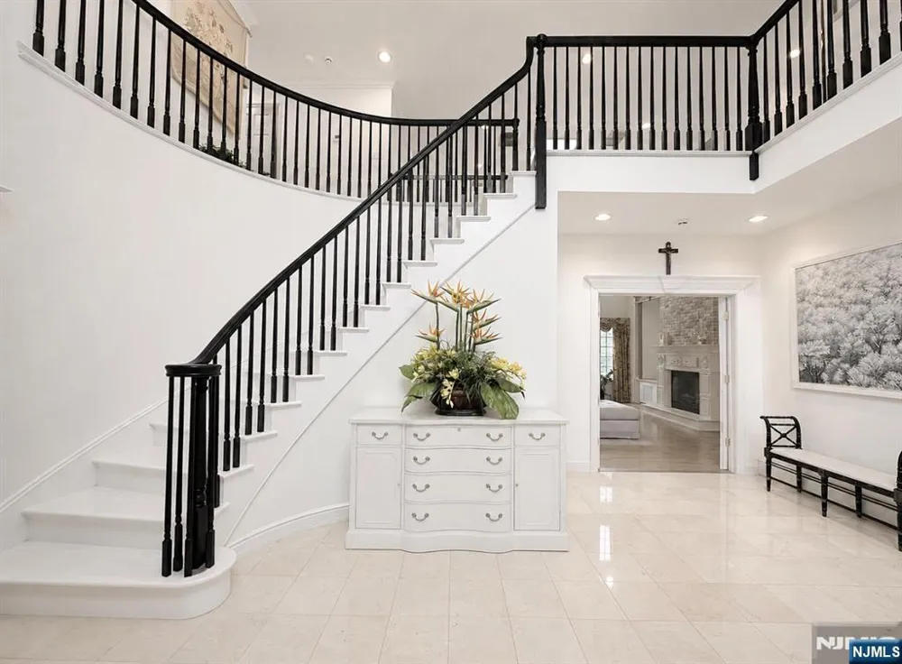 604 Grandview Terrace Franklin Lakes, NJ 07417