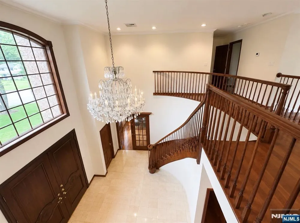 604 Grandview Terrace Franklin Lakes, NJ 07417
