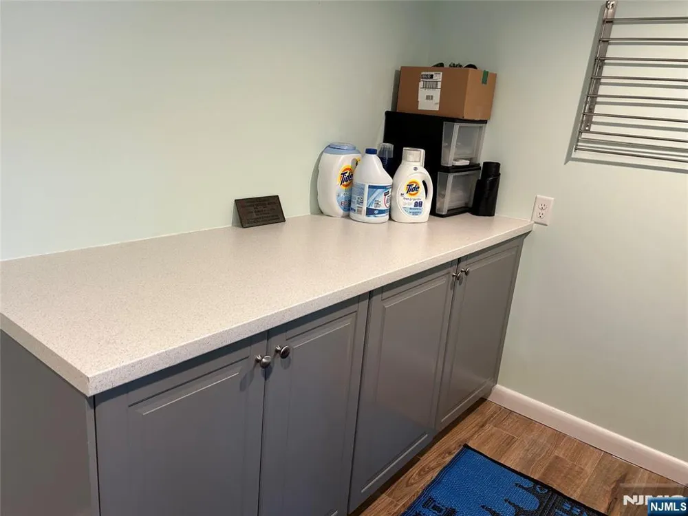 4 6th Englewood Cliffs, NJ 07632