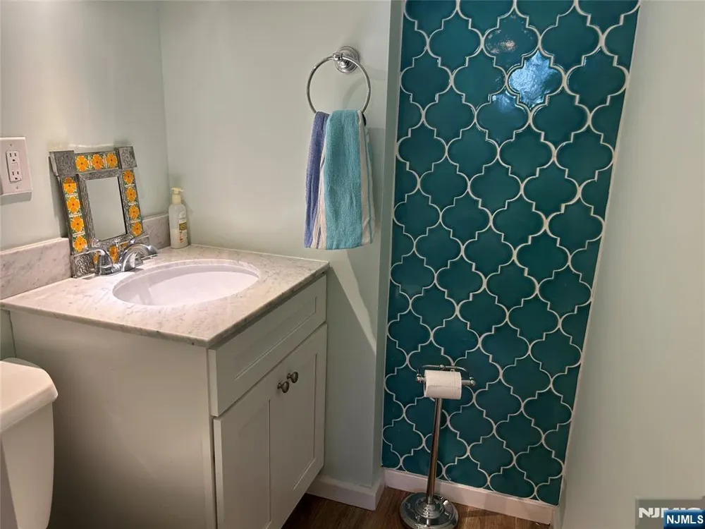 4 6th Englewood Cliffs, NJ 07632