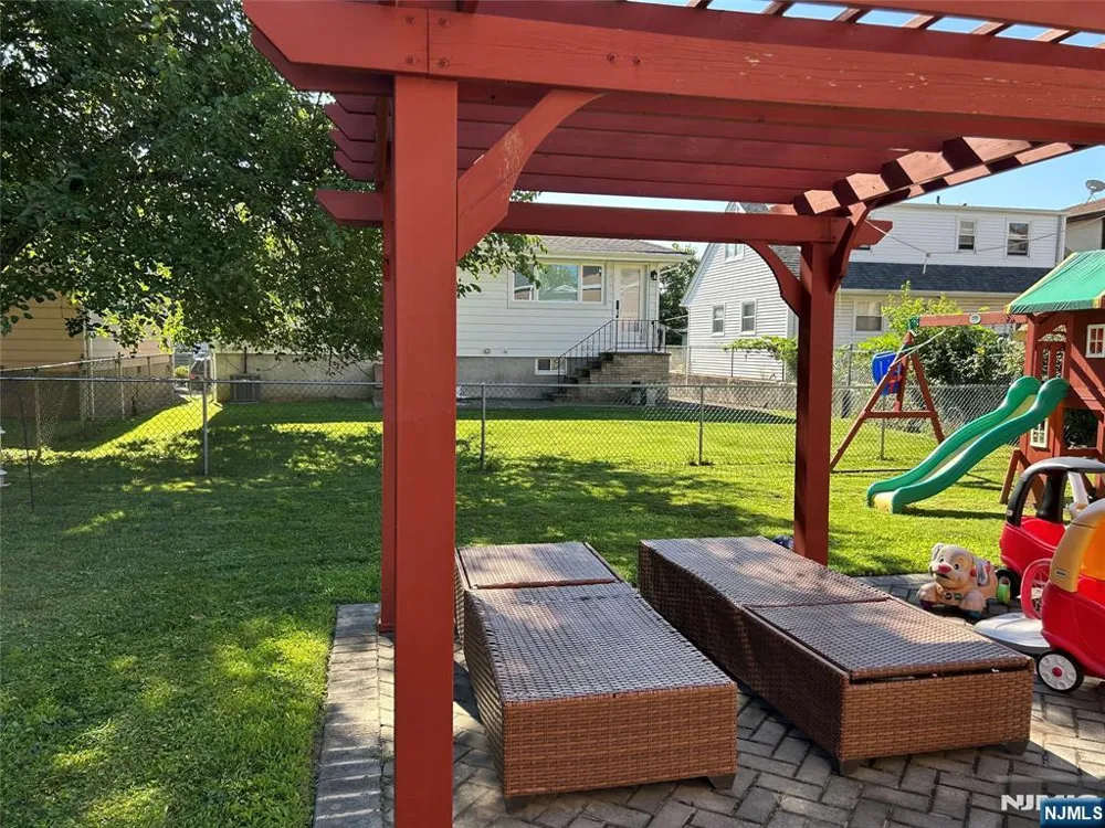 4 6th Englewood Cliffs, NJ 07632