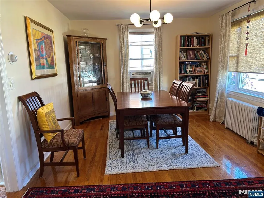 4 6th Englewood Cliffs, NJ 07632