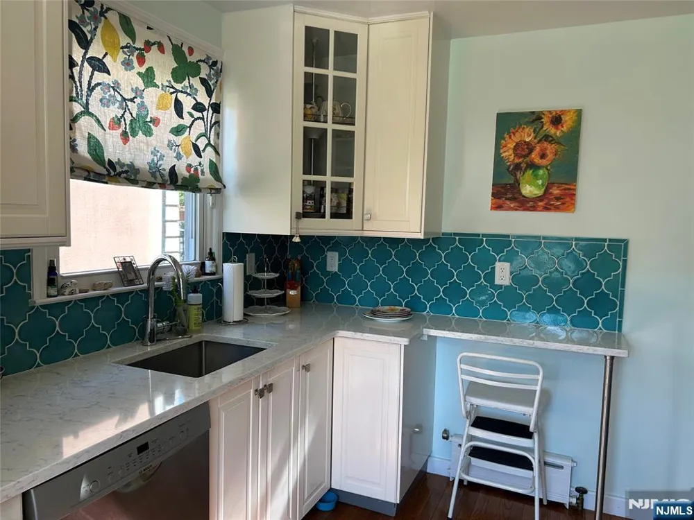 4 6th Englewood Cliffs, NJ 07632