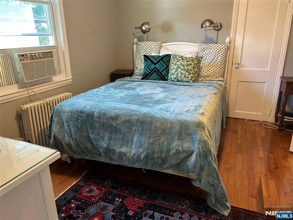 4 6th Englewood Cliffs, NJ 07632