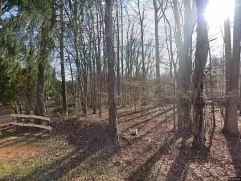 96 Pier Ln