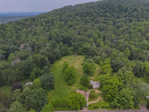 79 Mountain Lake Rd