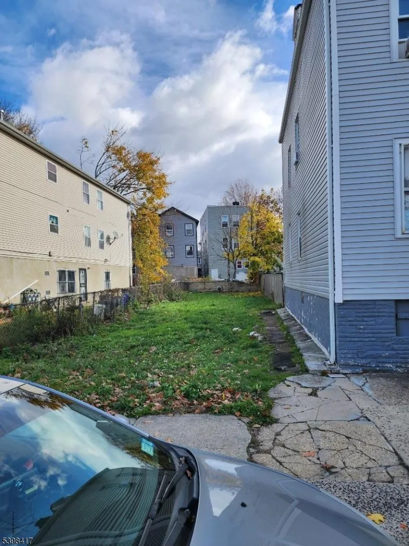 306 21St St Irvington, NJ 07111