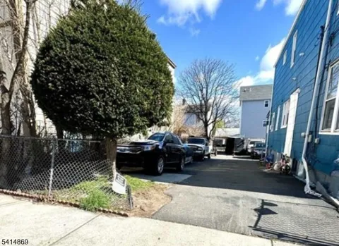 100 Hammond Ave